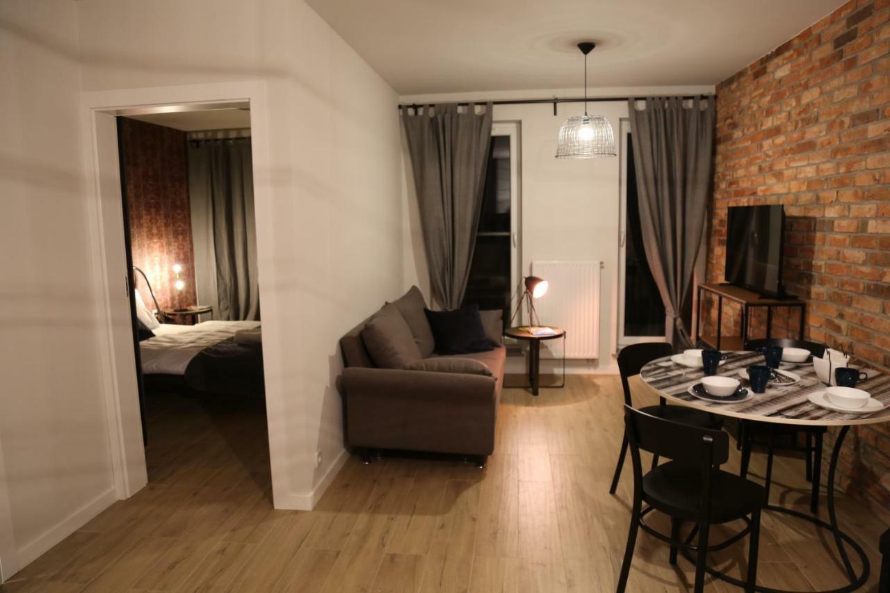 Concept Red Apartment Краков Экстерьер фото